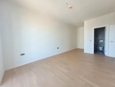 Kiracısız Krediye Uygun Beytepe İncek Bulvar Loft Satılık 3+1 110 M² 19.Kat Bulvar Ve Göl Manzaralı