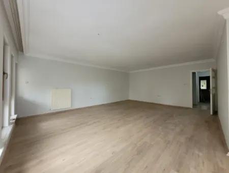 Ümitköy Merkezde Satılık Yüksek Giriş 150 M² 4+1 Daire