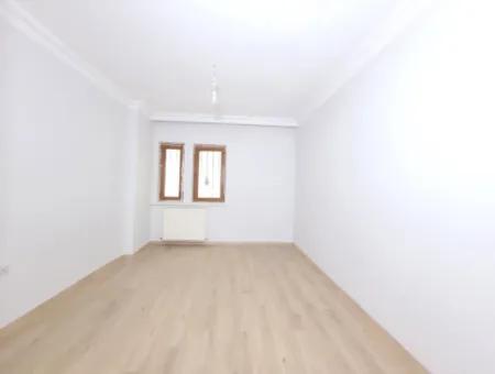 Ümitköy Merkezde Satılık Yüksek Giriş 150 M² 4+1 Daire