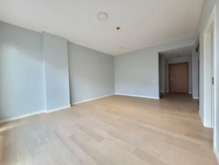 Boş İncek Loft Satılık 3+1 Bahçe Dubleksi Peyzaj Manzaralı Daire