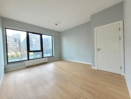 Boş İncek Loft Satılık 3+1 Bahçe Dubleksi Peyzaj Manzaralı Daire