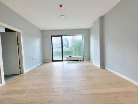 Boş İncek Loft Satılık 3+1 Bahçe Dubleksi Peyzaj Manzaralı Daire