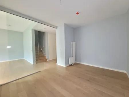 Boş İncek Loft Satılık 3+1 Bahçe Dubleksi Peyzaj Manzaralı Daire