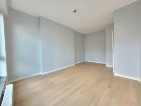 Boş İncek Loft Satılık 3+1 Bahçe Dubleksi Peyzaj Manzaralı Daire