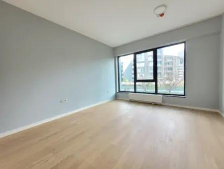 Boş İncek Loft Satılık 3+1 Bahçe Dubleksi Peyzaj Manzaralı Daire