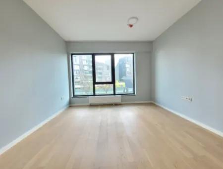 Boş İncek Loft Satılık 3+1 Bahçe Dubleksi Peyzaj Manzaralı Daire