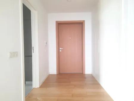 İncek Loft Satılık  3,5+1  Göl Manzaralı Kiracısız Daire