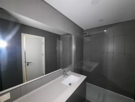 İncek Loft Satılık  3,5+1  Göl Manzaralı Kiracısız Daire