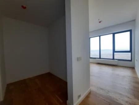 İncek Loft Satılık  3,5+1  Göl Manzaralı Kiracısız Daire