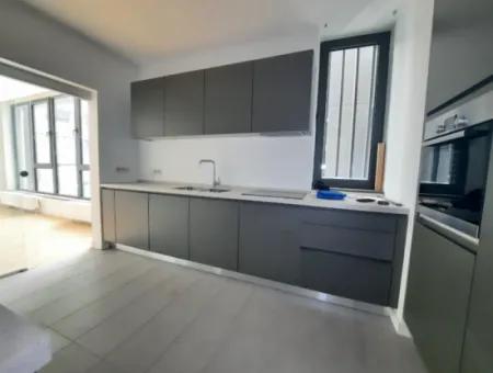 İncek Loft Satılık  3.5+1  Peyzaj Manzaralı Kiracısız Daire