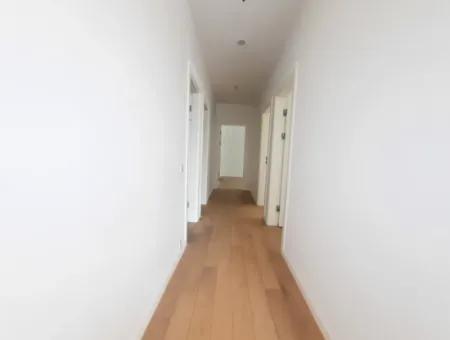 İncek Loft Satılık  3.5+1  Peyzaj Manzaralı Kiracısız Daire