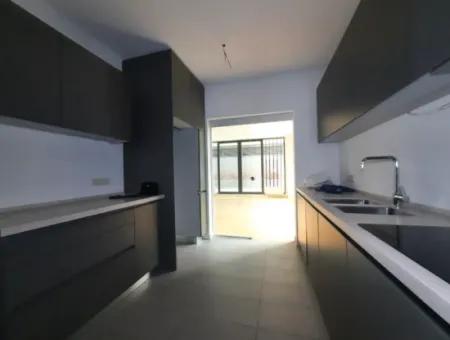 İncek Loft Satılık Teraslı  3,5+1 Peyzaj Manzaralı Kiracısız Daire