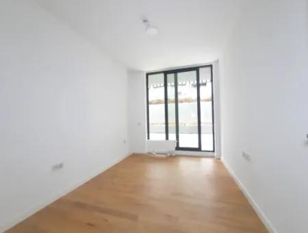 İncek Loft Satılık Teraslı  3,5+1 Peyzaj Manzaralı Kiracısız Daire