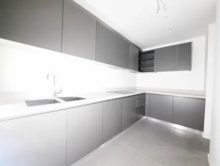 İncek Loft Satılık  4+1  Peyzaj Manzaralı  180 M² Kiracısız  2.Kat Daire