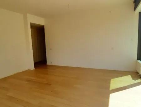 İncek Loft Satılık Teraslı  3+1 Şehir Manzaralı 3.Kat Daire