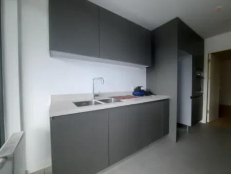 İncek Loft Satılık 2,5+1 Peyzaj Manzaralı Kiracısız 1.Kat Daire