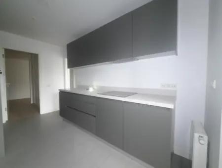 İncek Loft Satılık 2,5+1 Peyzaj Manzaralı 1.Kat Daire