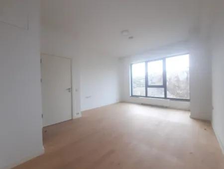 İncek Loft Satılık 2,5+1 Peyzaj Manzaralı 1.Kat Daire