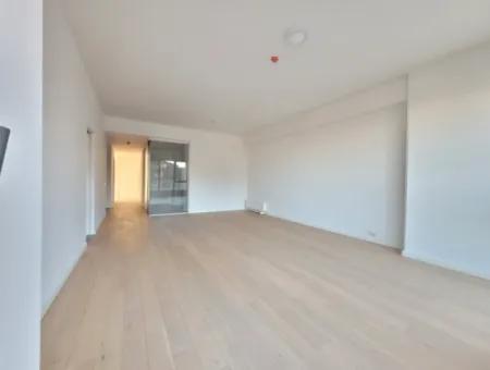 İncek Loft Satılık 2,5+1 Peyzaj Manzaralı Kiracısız 3.Kat Daire