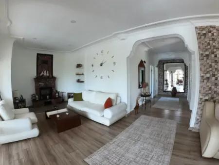 Köyceğiz'de Satılık 1458 M² Arsa İçerisinde Havuzlu Lüks Villa