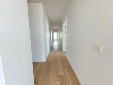 İncek Loft Satılık  5.5+1  Göl Manzaralı Kiracısız 20.Kat Daire