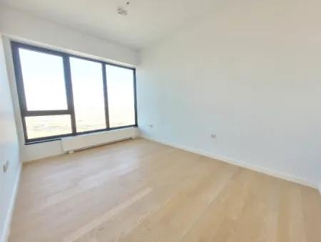 İncek Loft Satılık  5.5+1  Göl Manzaralı Kiracısız 20.Kat Daire