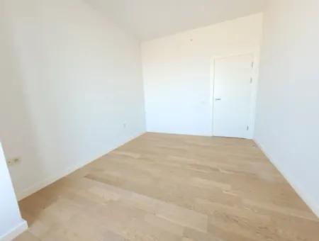 İncek Loft Satılık  5.5+1  Göl Manzaralı Kiracısız 20.Kat Daire