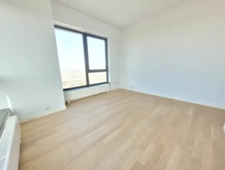 İncek Loft Satılık  5.5+1  Göl Manzaralı Kiracısız 20.Kat Daire