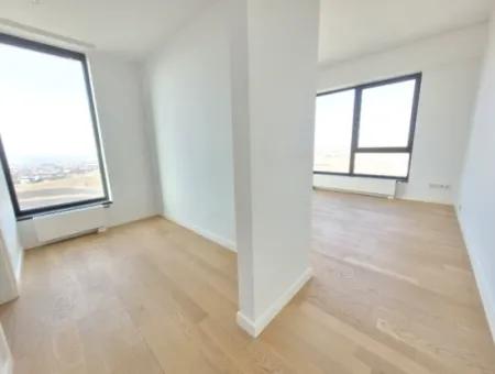 İncek Loft Satılık  5.5+1  Göl Manzaralı Kiracısız 20.Kat Daire