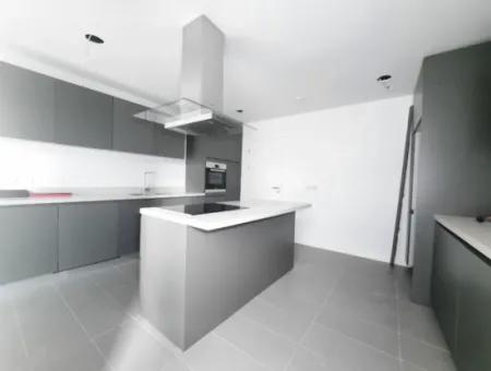 İncek Loft Satılık 5+1 Peyzaj Manzaralı 2.Kat Daire