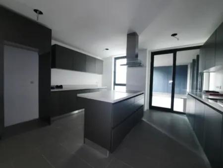 İncek Loft Satılık 5+1 188  M² Peyzaj Manzaralı 1.Kat Daire