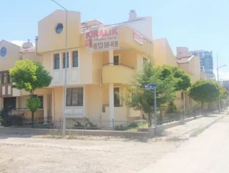 Bilkent 3 Ufuk Sitesi Yanında Oryap Sitesinde Kiralık Lüks 7+1 Villa