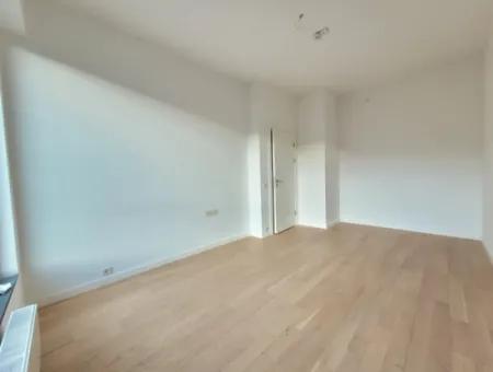 Kiracısız İncek Loft Satılık  2+1 Dubleks Şehir Manzaralı 2.Kat Daire