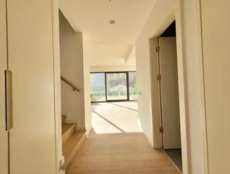 Kiracısız İncek Loft Satılık  2+1 Bahçe Dubleks Şehir Manzaralı Daire