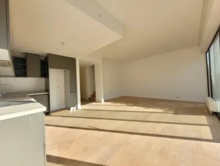 Kiracısız İncek Loft Satılık  2+1 Bahçe Dubleks Şehir Manzaralı Daire