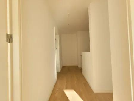 Kiracısız İncek Loft Satılık  2+1 Bahçe Dubleks Şehir Manzaralı Daire