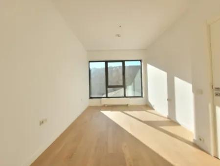 Kiracısız İncek Loft Satılık  2+1 Bahçe Dubleks Şehir Manzaralı Daire