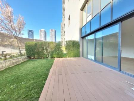 Kiracısız İncek Loft Satılık  2+1 Bahçe Dubleks Şehir Manzaralı Daire