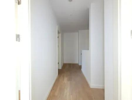 Kiracısız İncek Loft Satılık  2+1 Bahçe Dubleks Şehir Manzaralı Daire