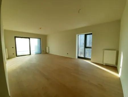 Kiracısız Beytepe İncek Bulvar Loft Satılık 4+1 22.Kat Park Manzaralı Güney Cephe  Daire